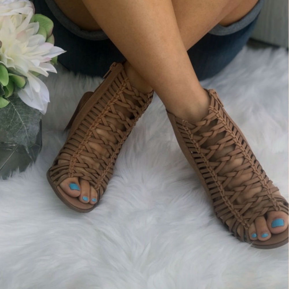Dark Sand chunky heel woven sandal - Picture 2 of 8